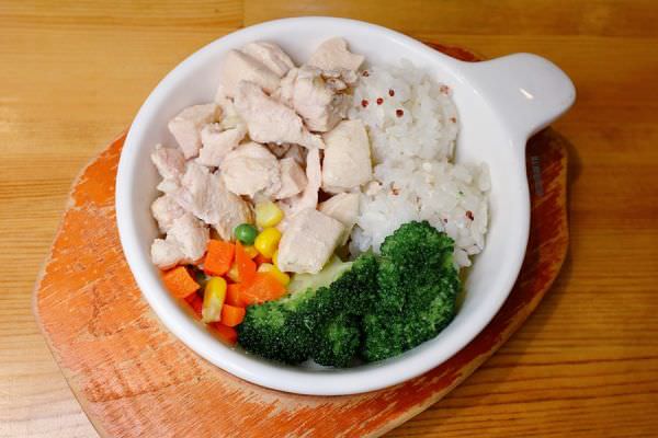 森林小徑文心店享受美食